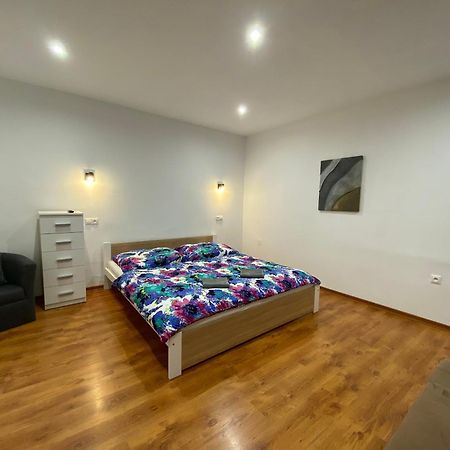 Vanessa Apartments Bešeňová Eksteriør bilde