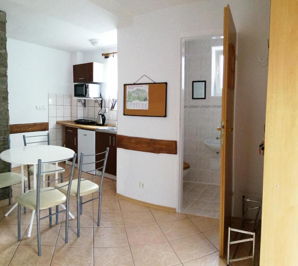Vanessa Apartments Bešeňová Eksteriør bilde